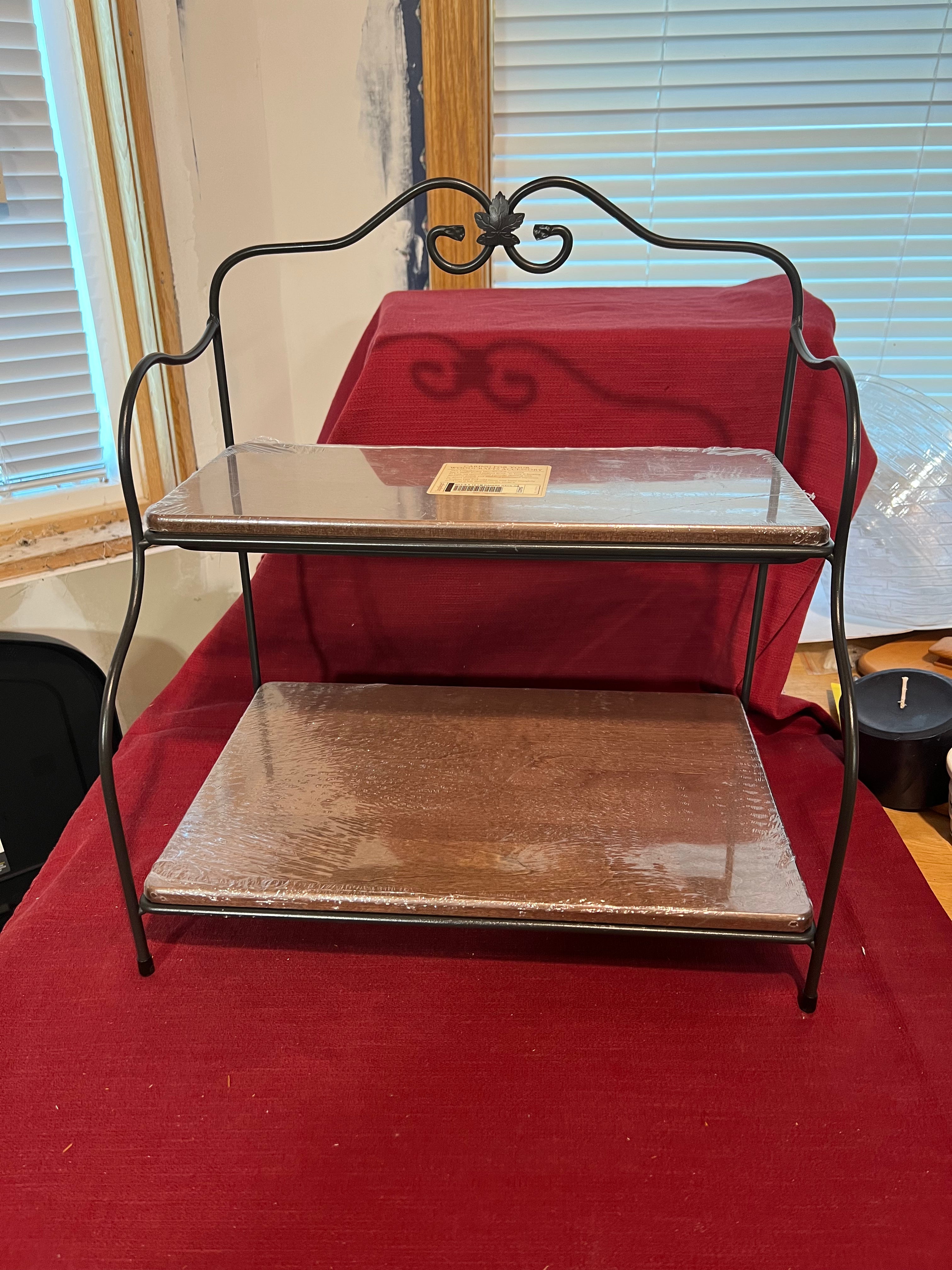 Longaberger countertop wrought iron baker’s rack with shelves Bonkers