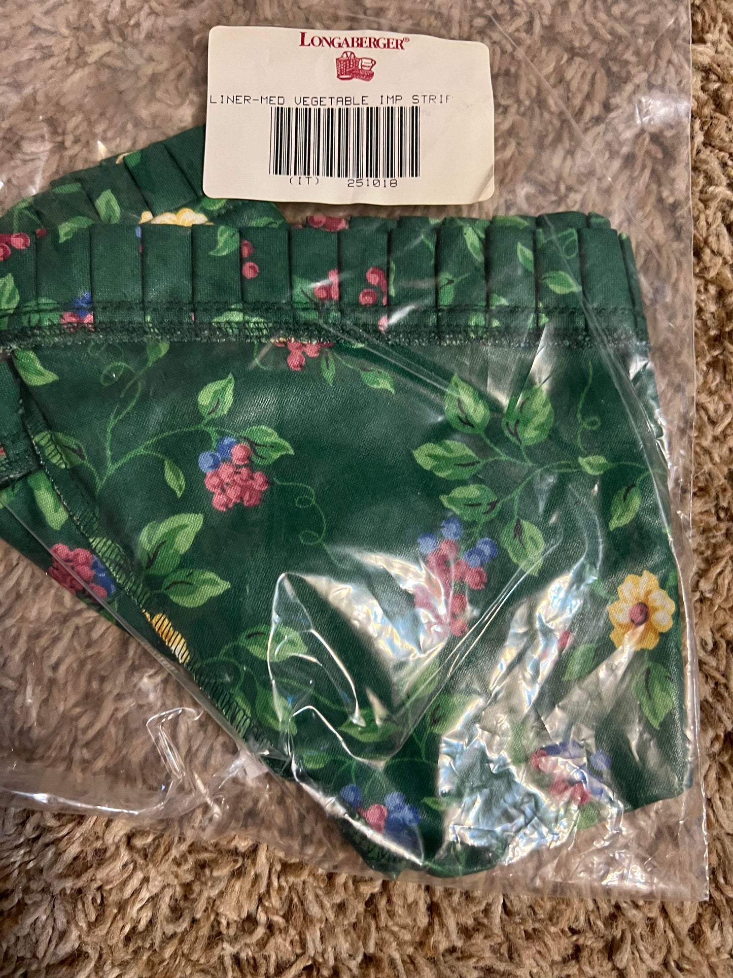 Longaberger Medium Vegetable Liner in Emerald Vine