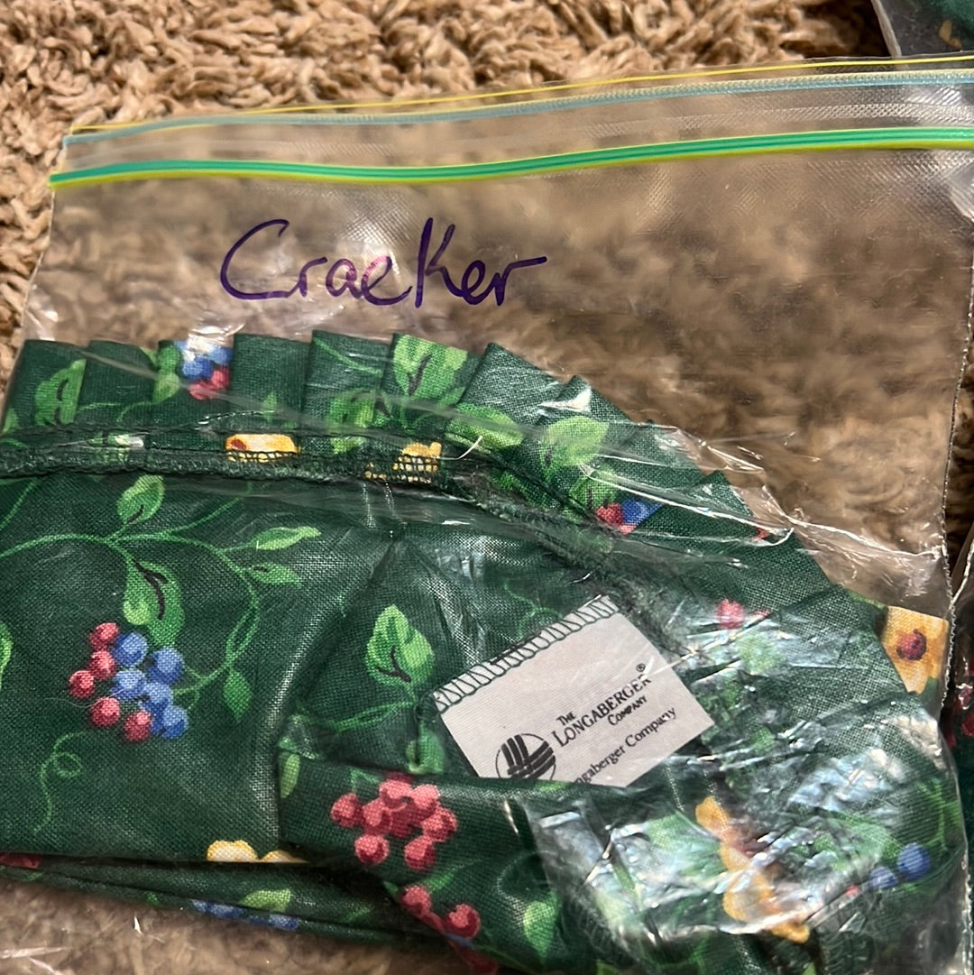 Longaberger cracker liner in emerald vine