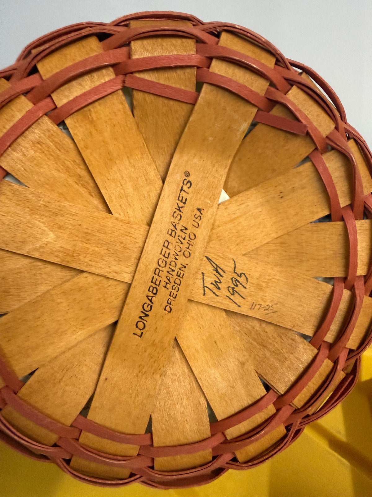 Longaberger 1995 Mother’s Day basket with liner and protector (one of the handles is broken)