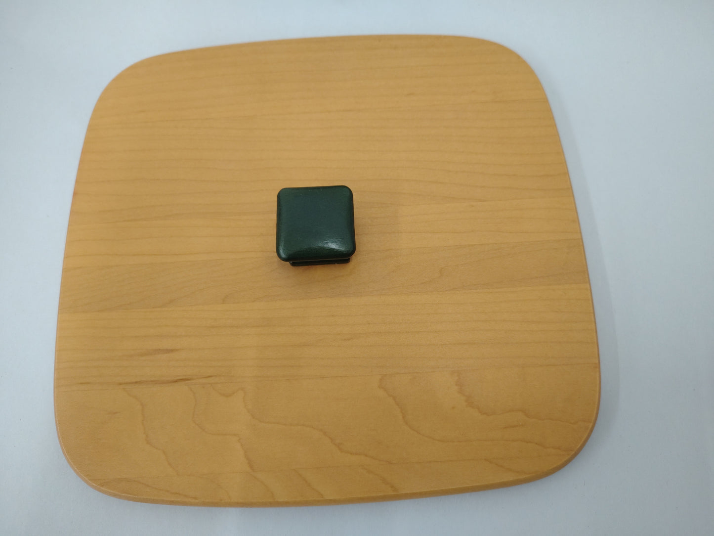 Longaberger Deck the halls lid with green knob