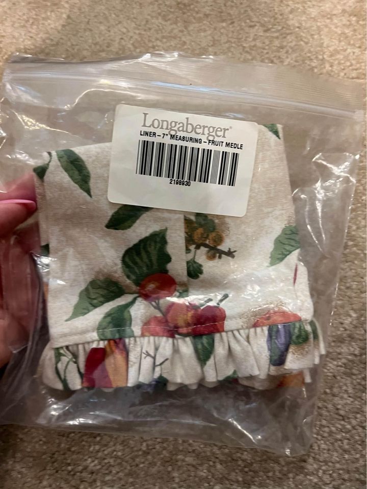 Longaberger 7 inch measuring liner in Fruit Medley