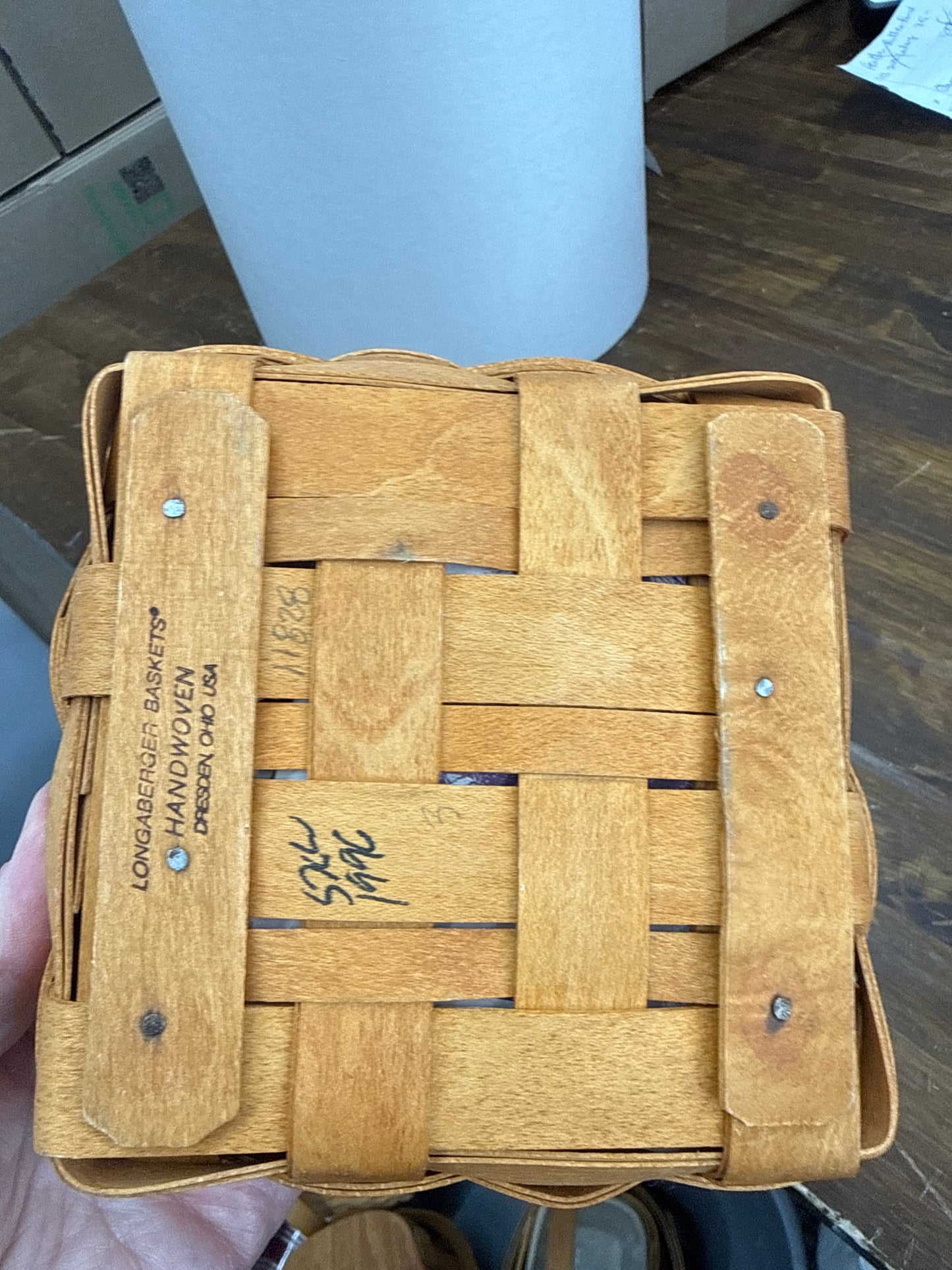 Longaberger 1996 hostess appreciation basket with liner and protector