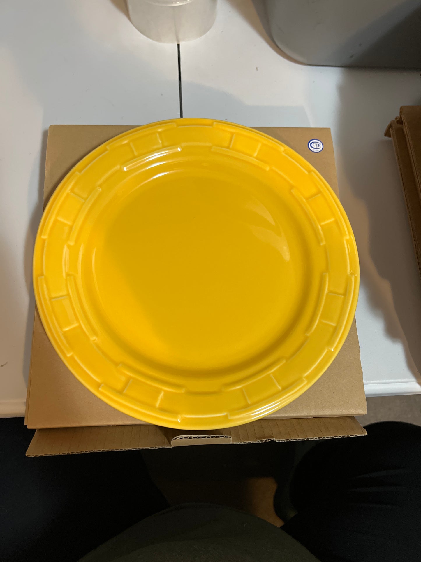 Longaberger sunflower yellow dinner plate (RARE)