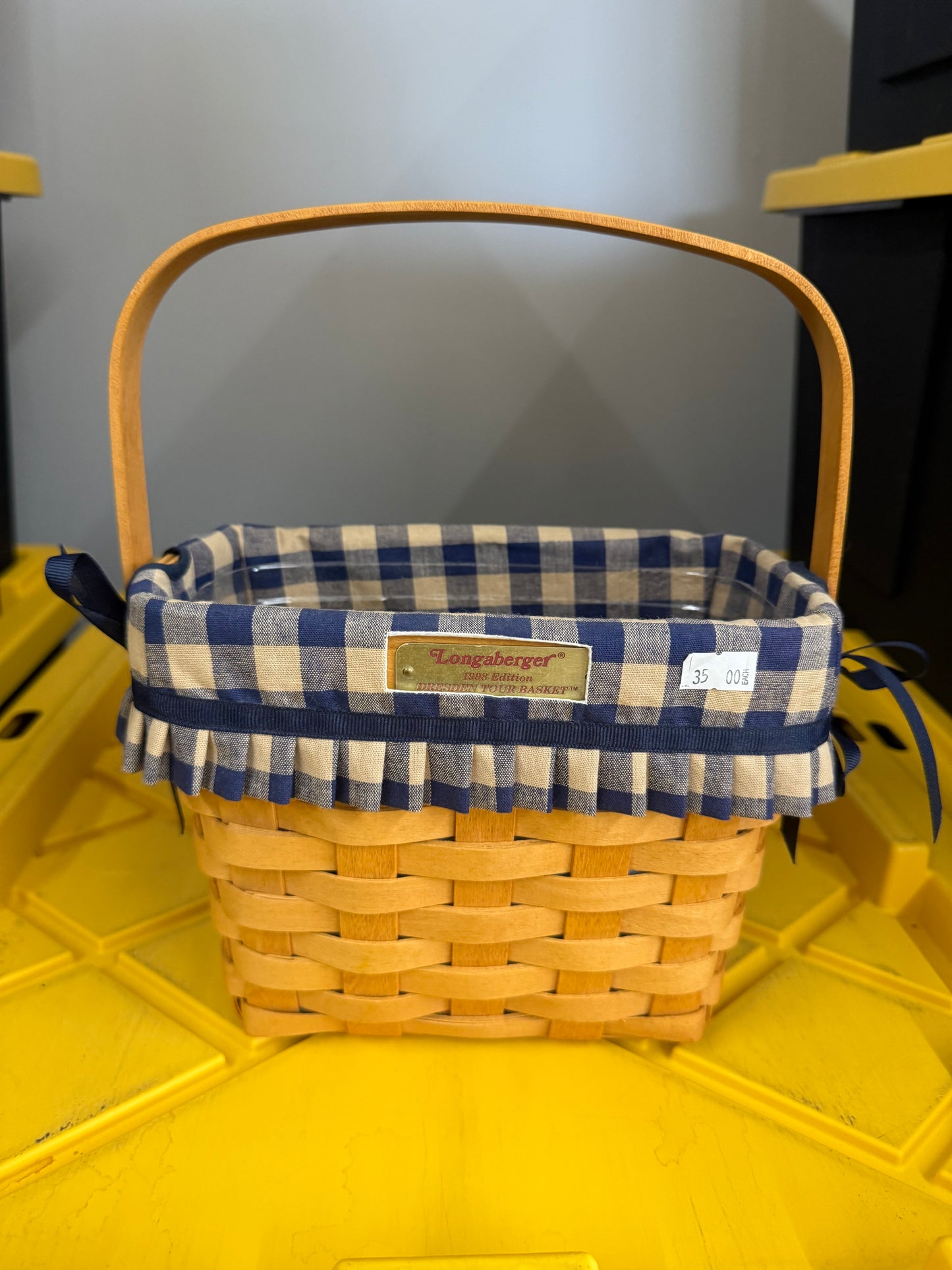 Longaberger 1998 Dresden tour basket with liner and protector