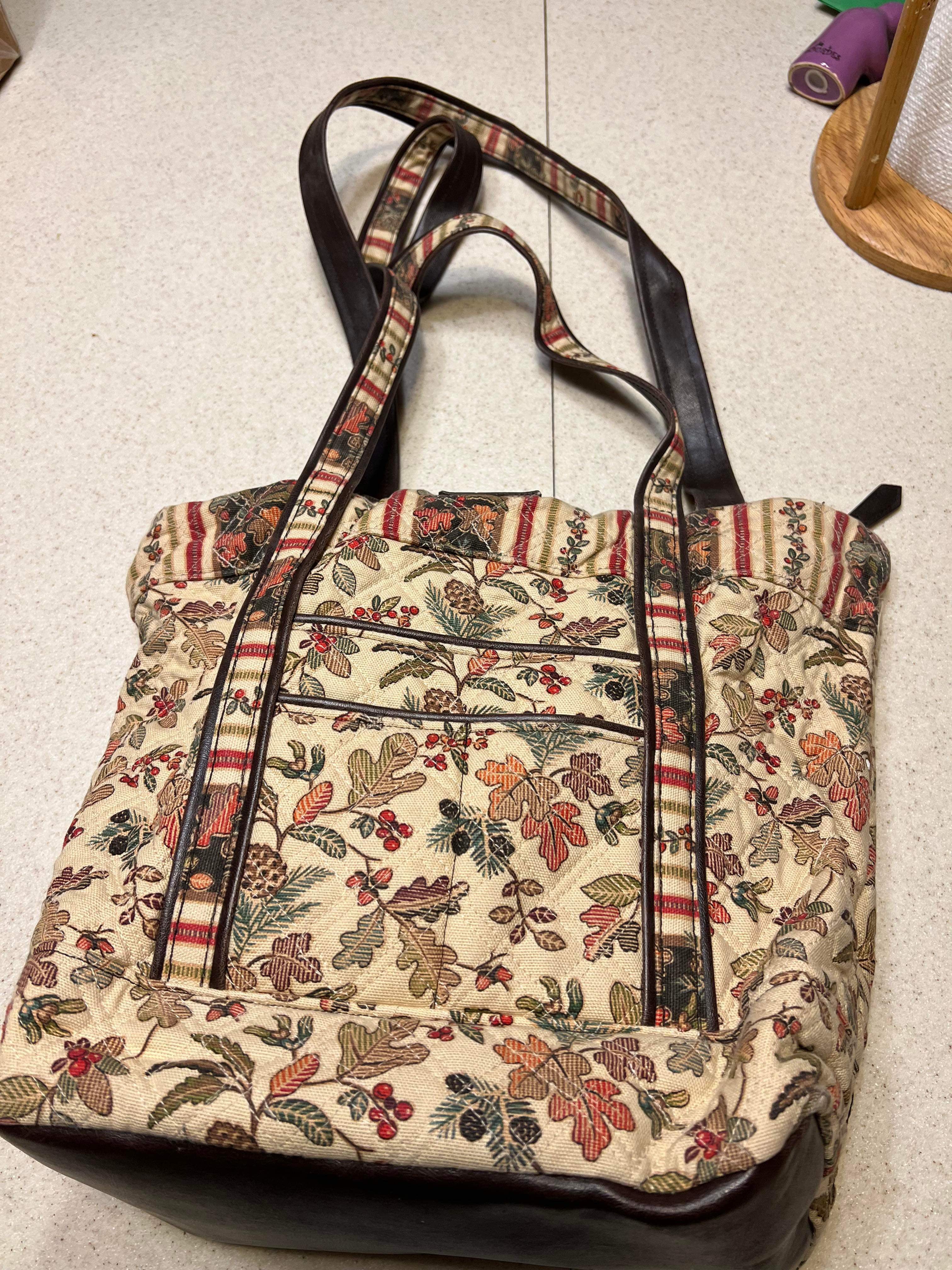 Crossbody Small Black Leather Bag - Floral Pattern Print – Min & Mon