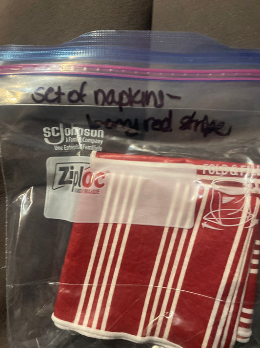 Set of napkins red stripe