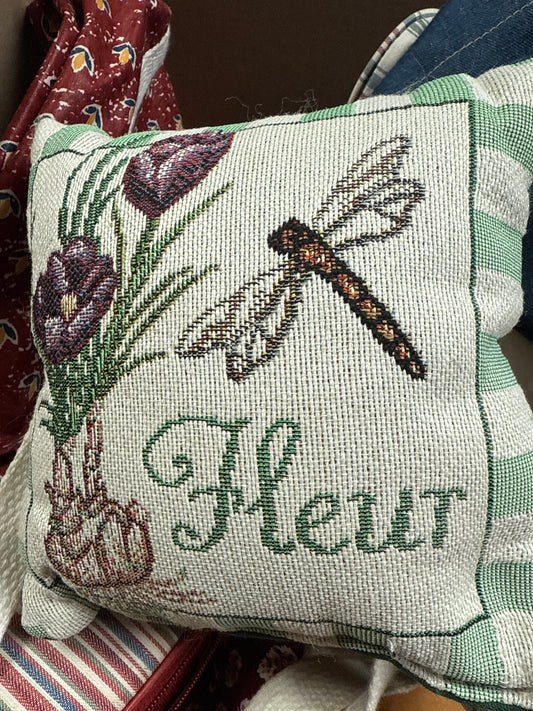 Homestead small pillow