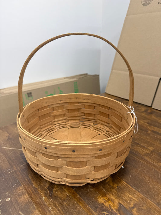 Longaberger quilting basket -has broken splinter as shown