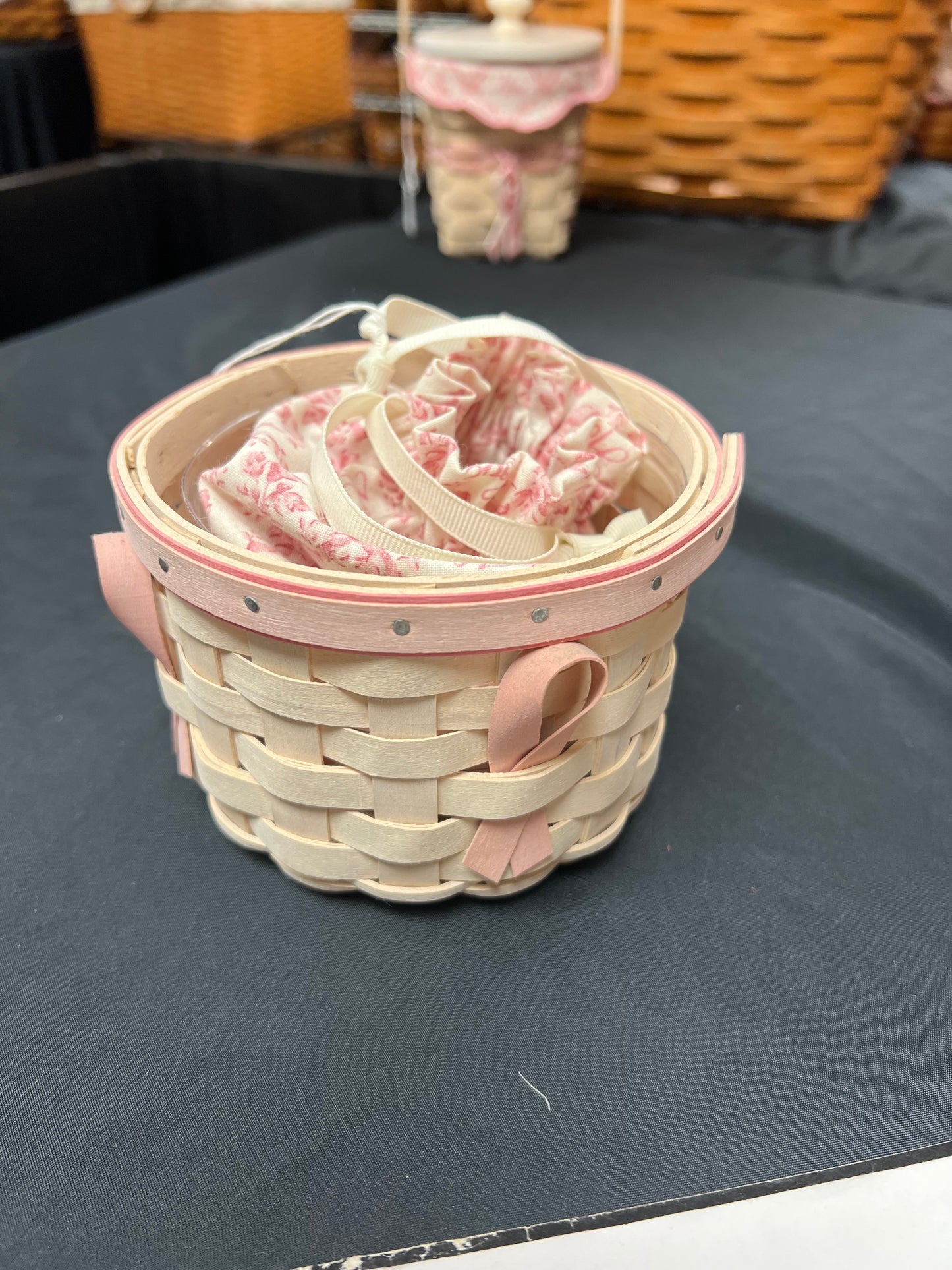 Longaberger 2006 horizon of hope basket with liner and protector