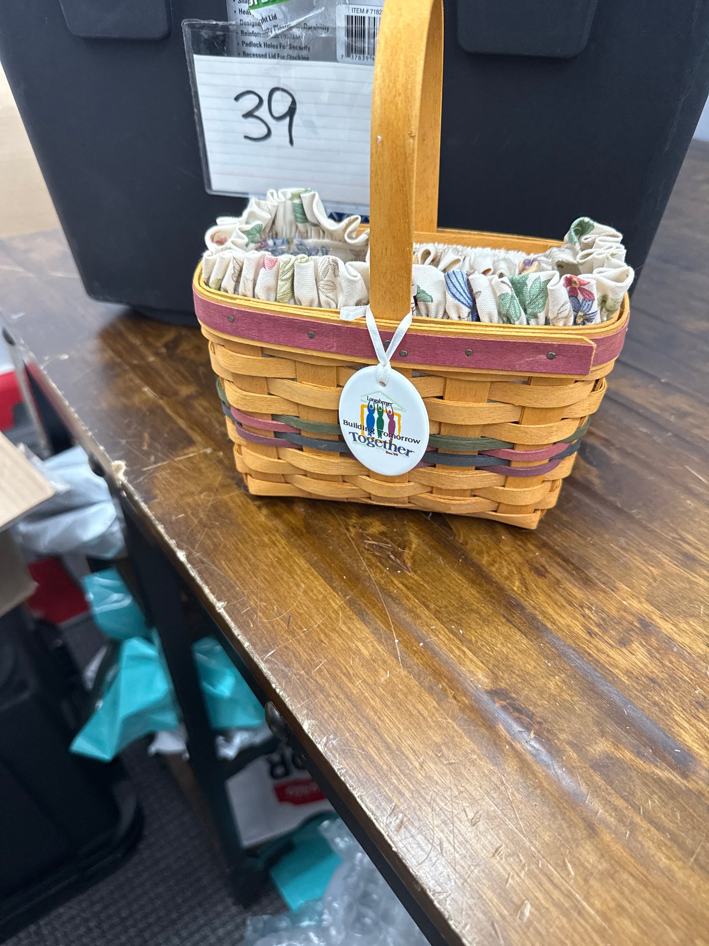 Longaberger 1999 bee basket with liner, protector, and tie on