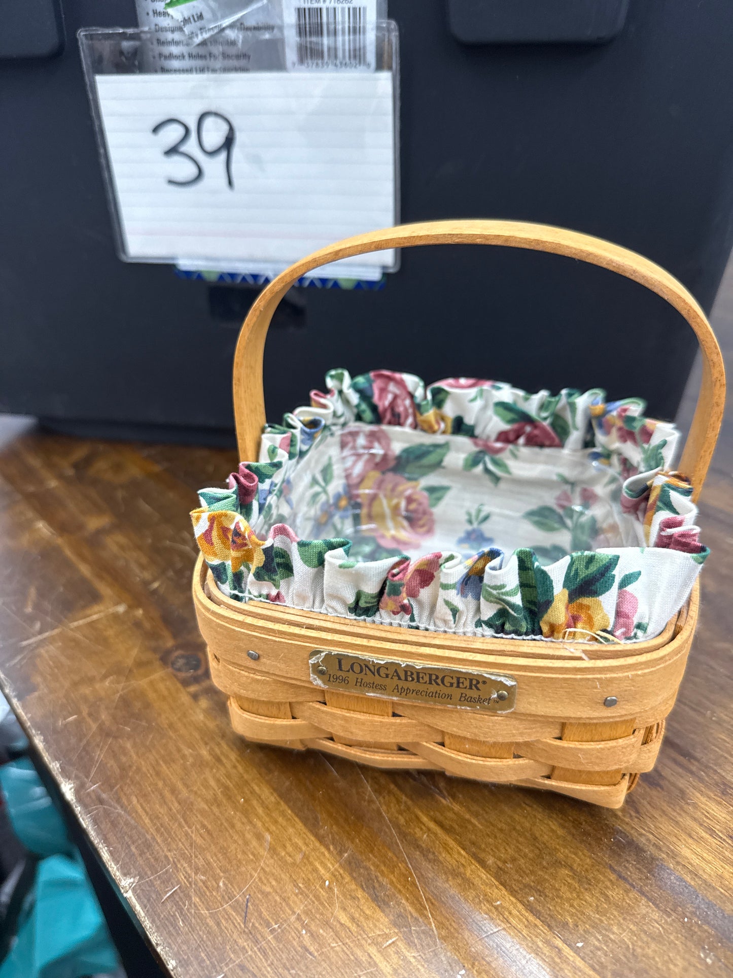 Longaberger 1996 hostess appreciation basket with liner and protector