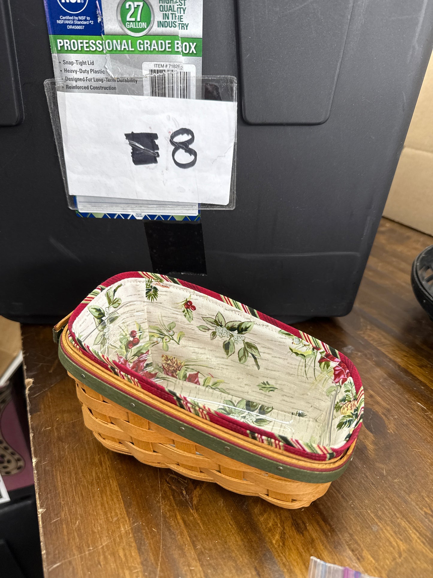 Longaberger holiday helper with liner and protector
