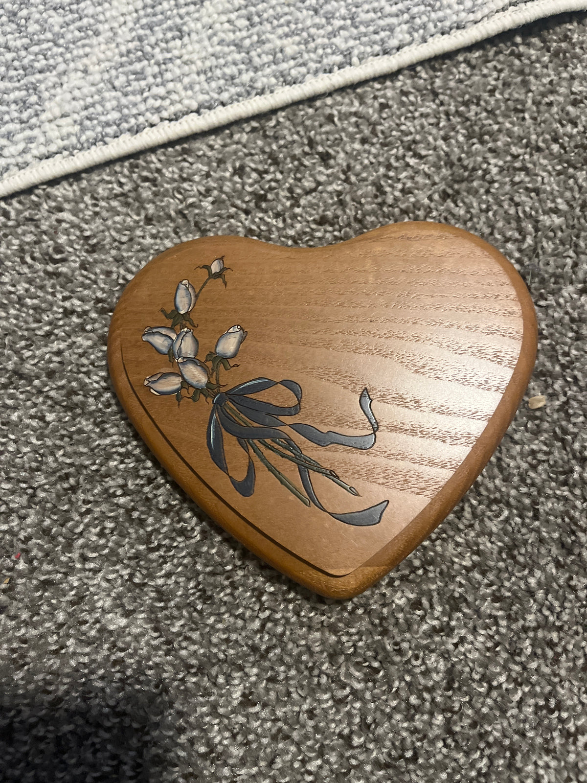 K.S. Lanam 6.25 heart lid