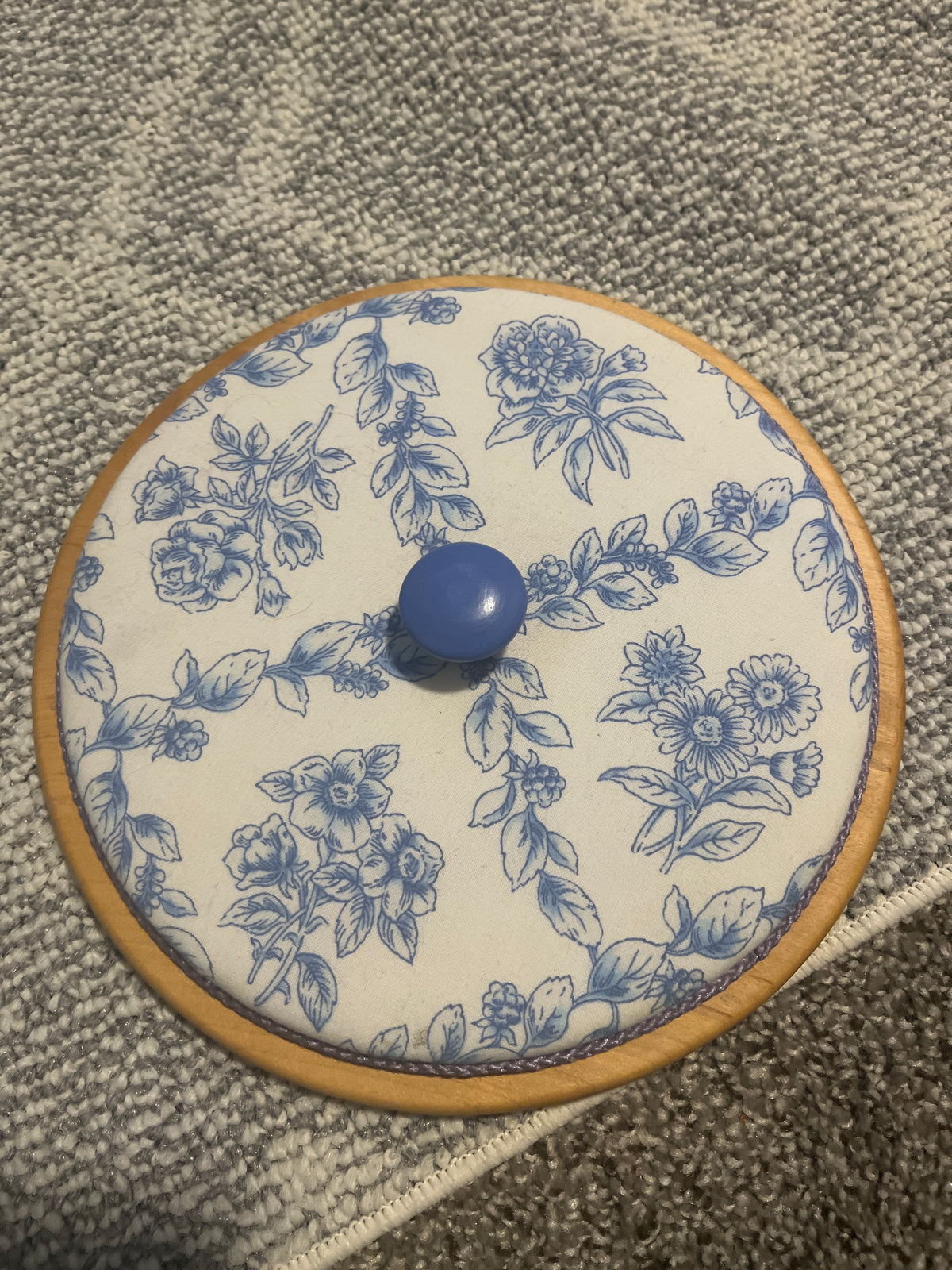 E-Z Tuck Lids 9.25” round lid