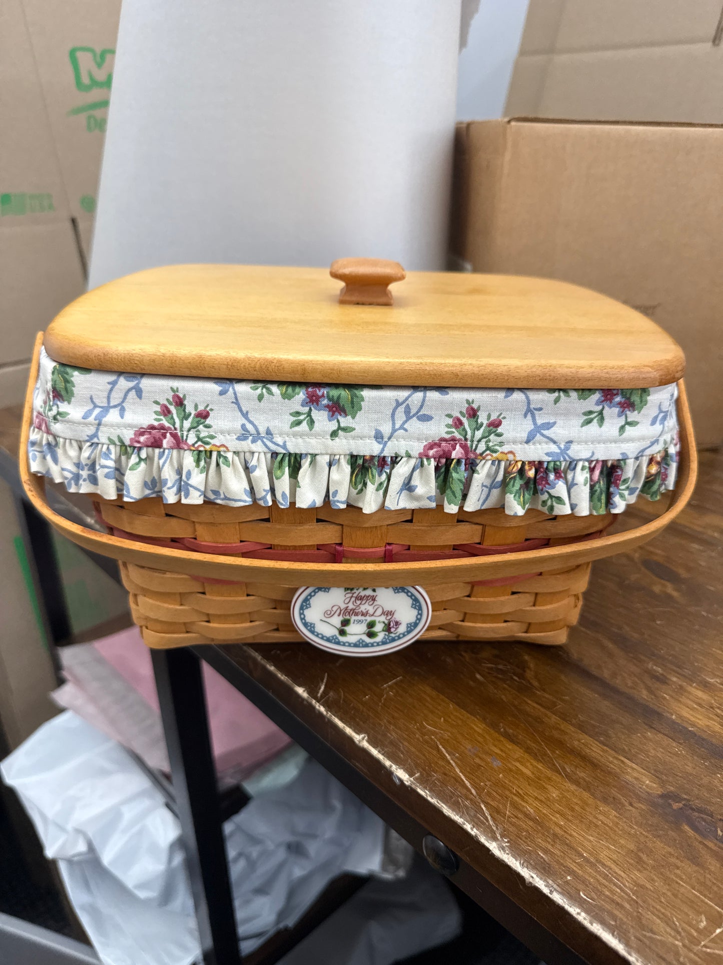 Longaberger 1997 Mother’s Day basket with lid, liner, tie on, and double protector set