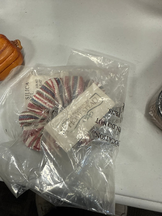 Longaberger hair tie