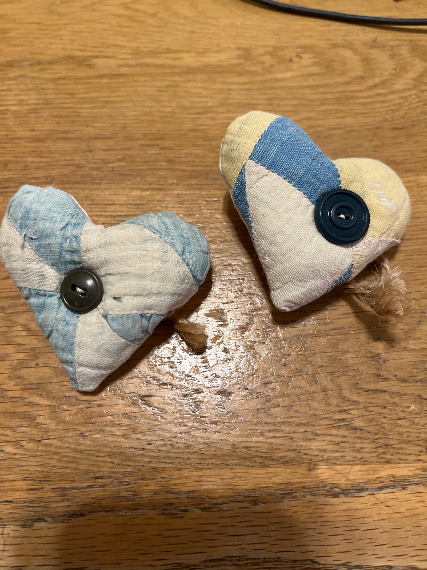 Homestead set of 2 heart tie ons