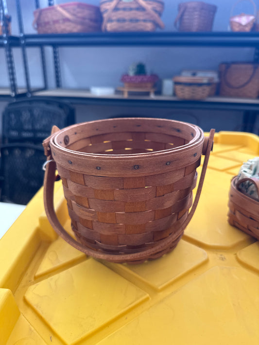Longaberger small fruit basket