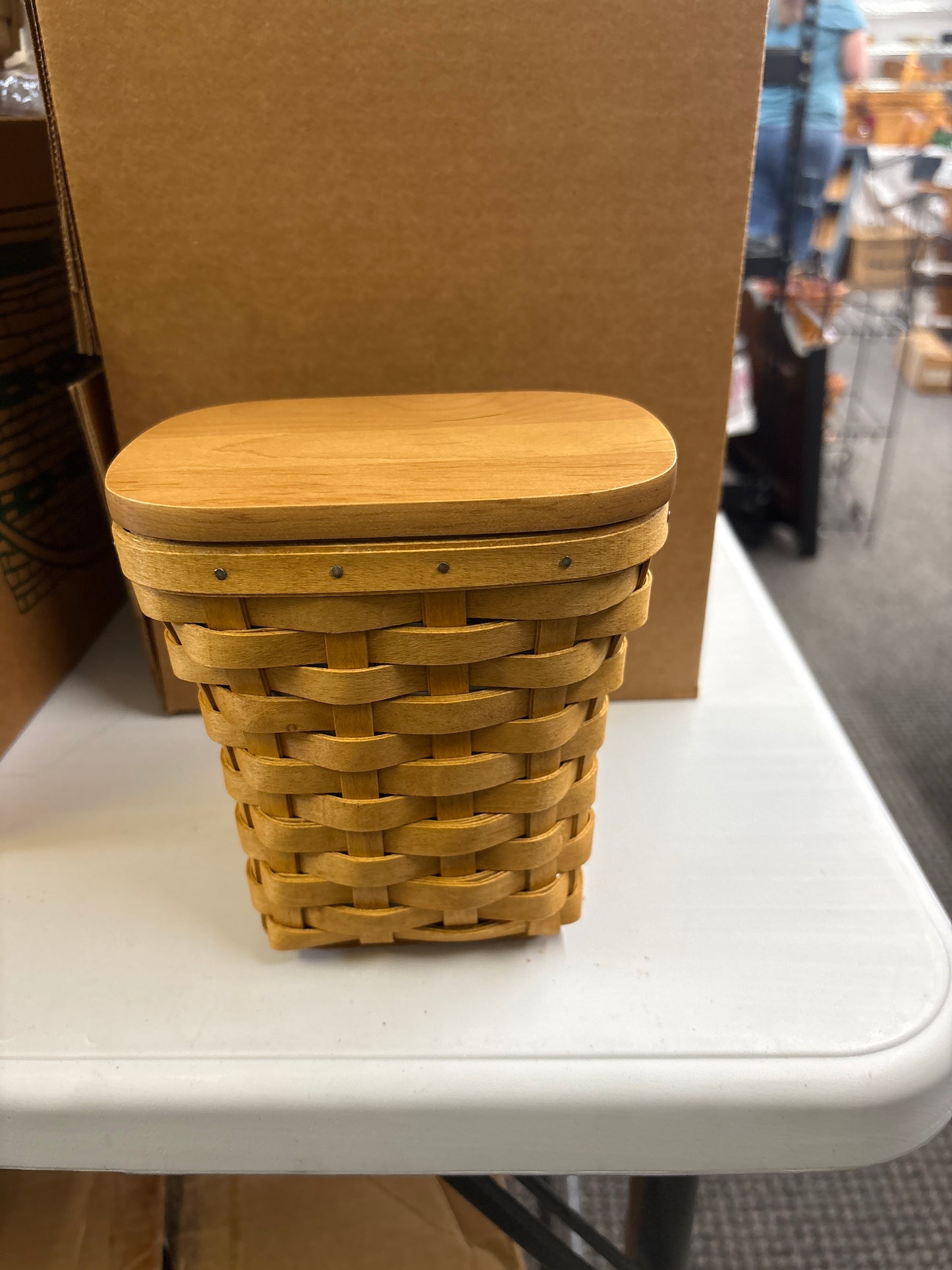 Longaberger 2004 horizon of hope basket, protector and lid