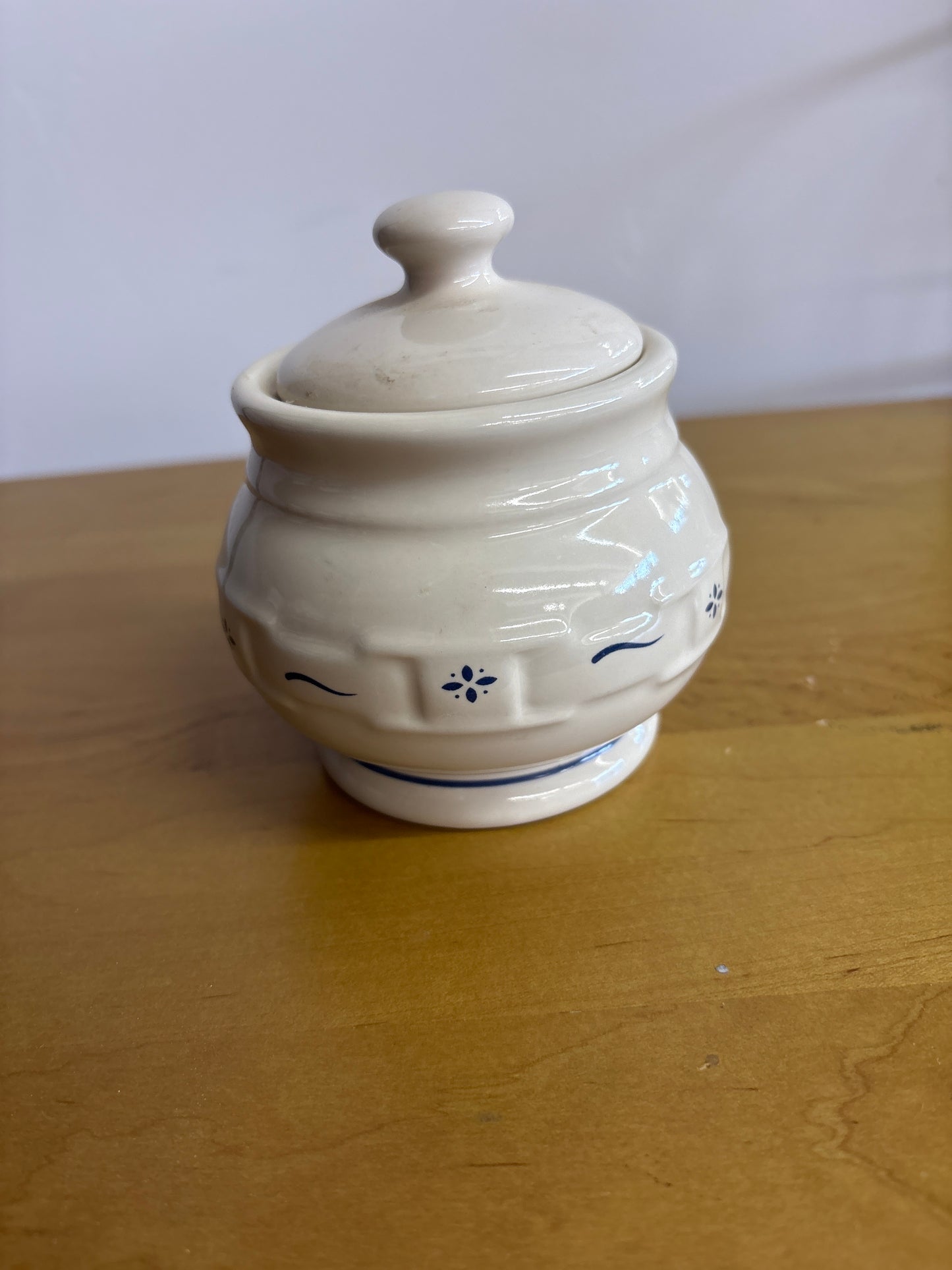 Longaberger Vitified Sugar Bowl with lid in Classic Blue (note smaller motif)