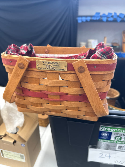 Longaberger 1992 seasons greetings basket with liner and protector