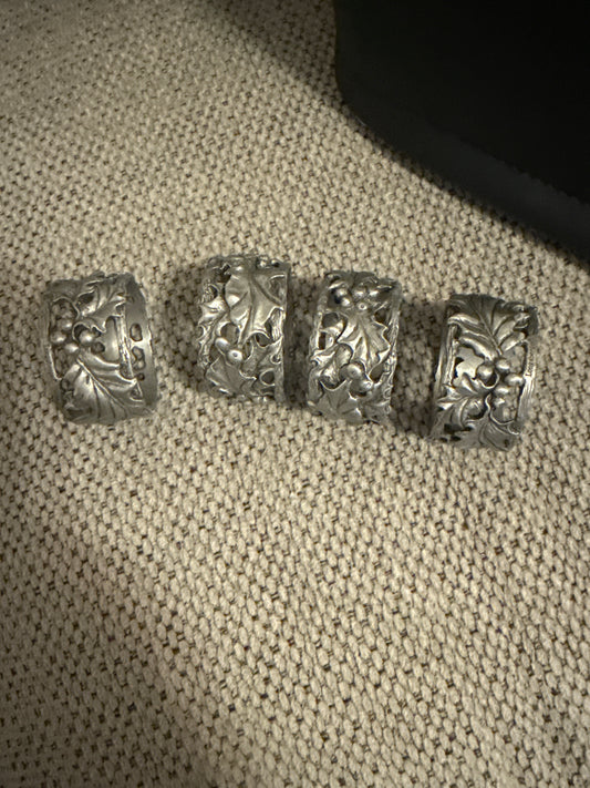 Longaberger American Holly pewter napkin rings set of 4