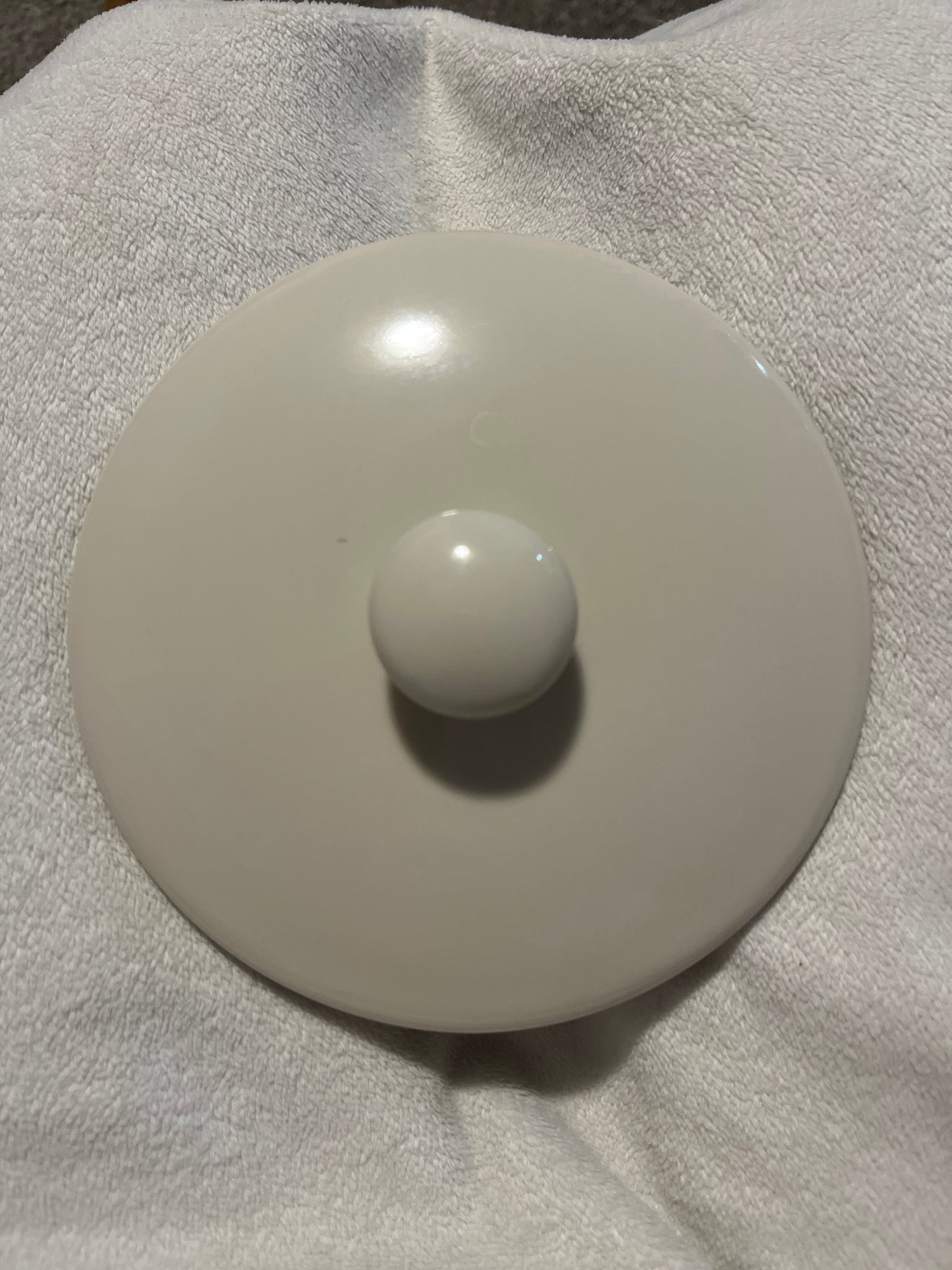 6.5” round porcelain lid