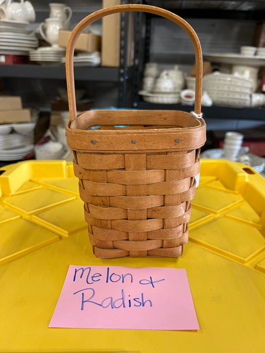 Longaberger medium peg basket