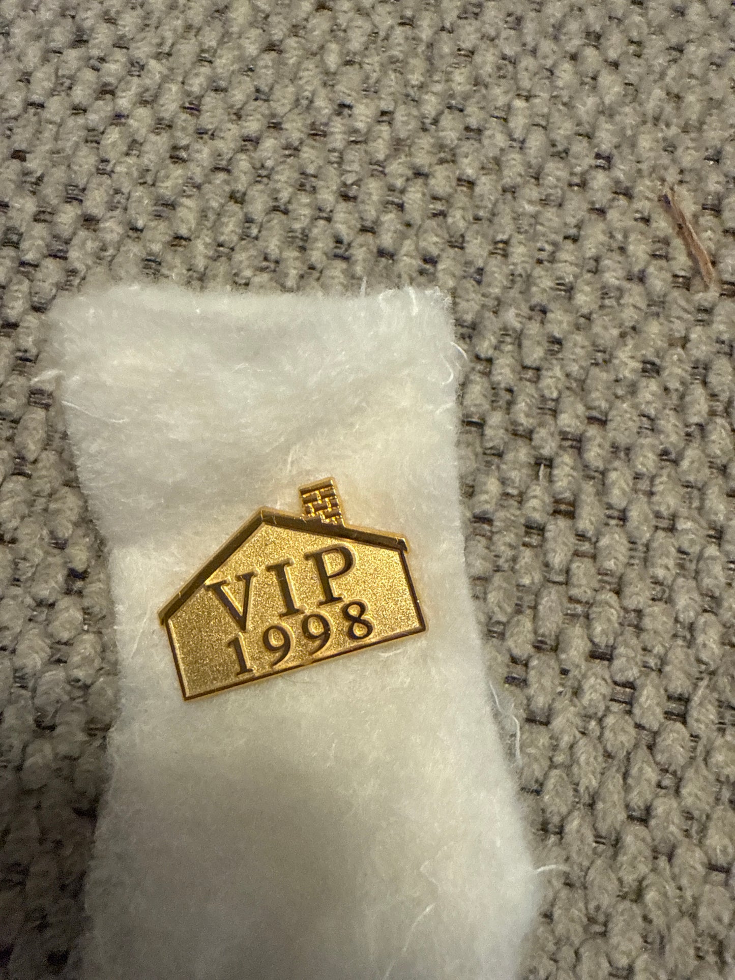 Longaberger 1998 vip pin