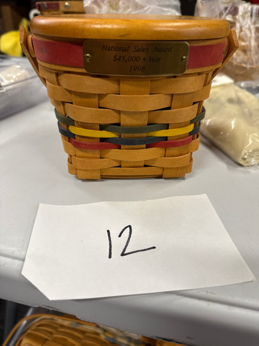 Longaberger 1998 sales award basket with lid