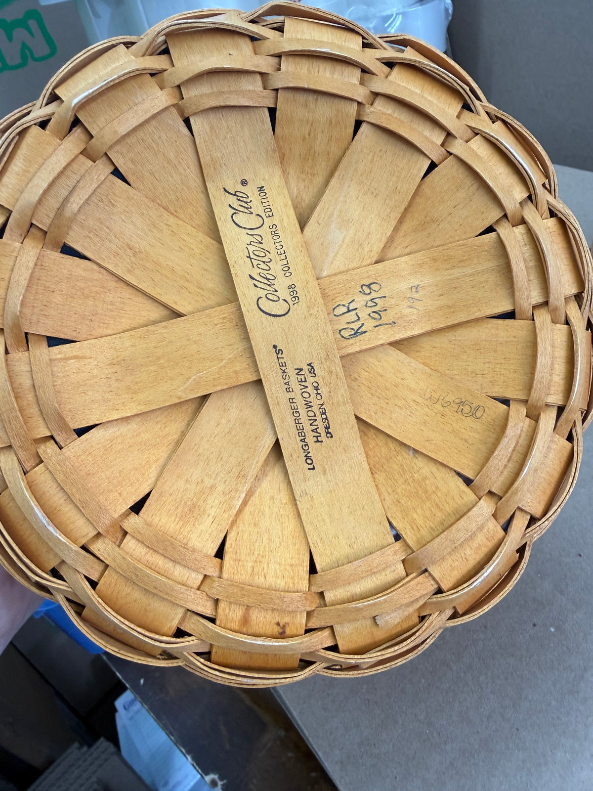 Longaberger collector’s club  1998 renewal with liner and protector