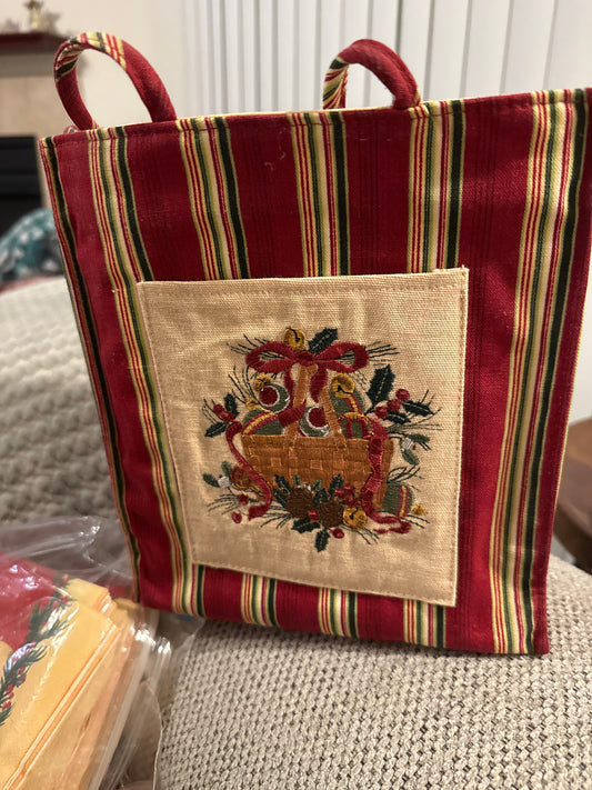 Longaberger holiday 2005 tote bag with protector