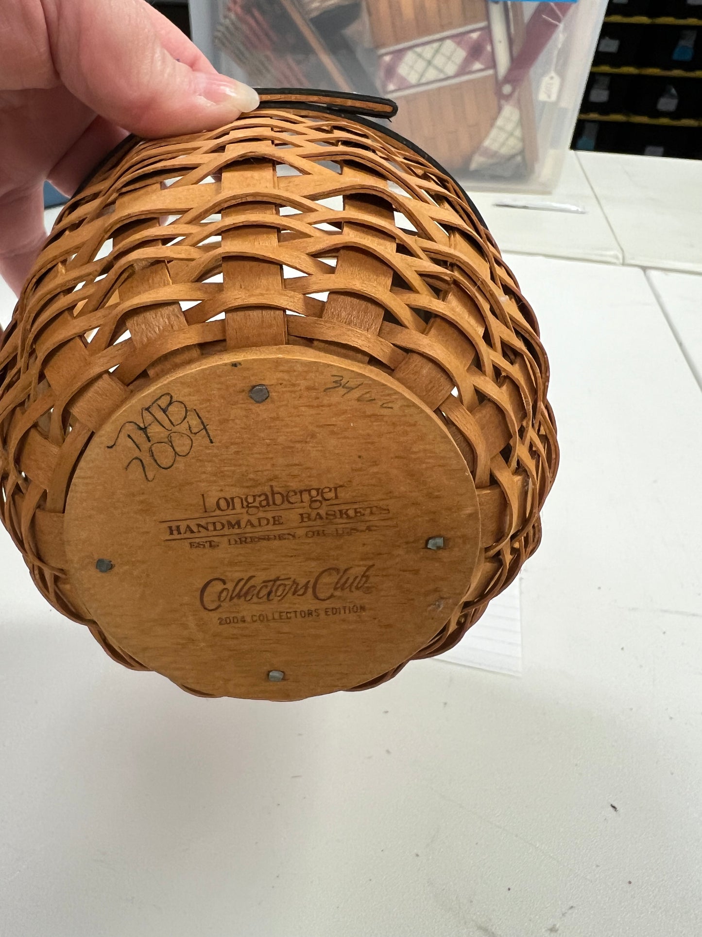 Longaberger 2004 renewal basket with