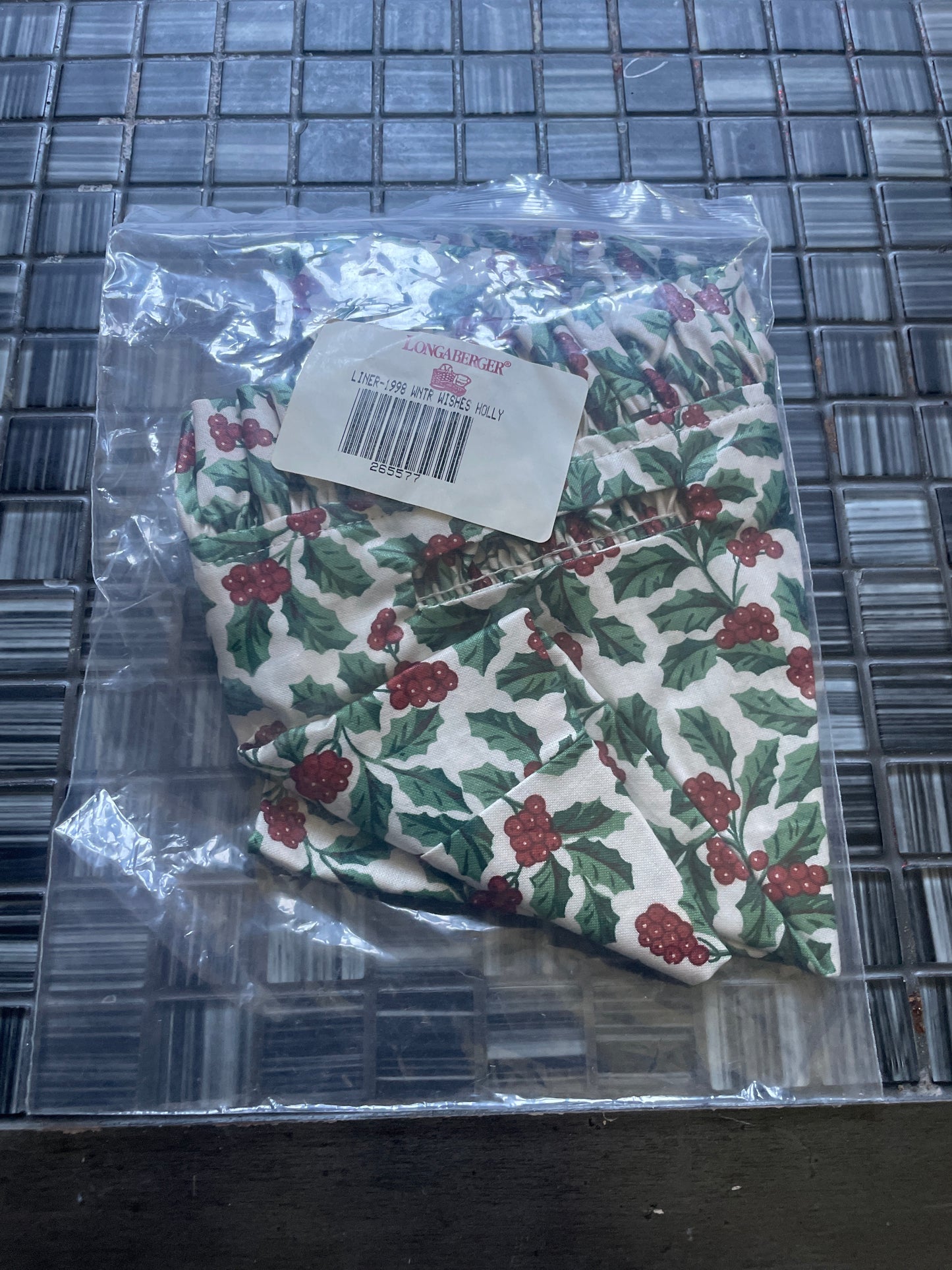 Longaberger Liner 1998 winter wishes holly