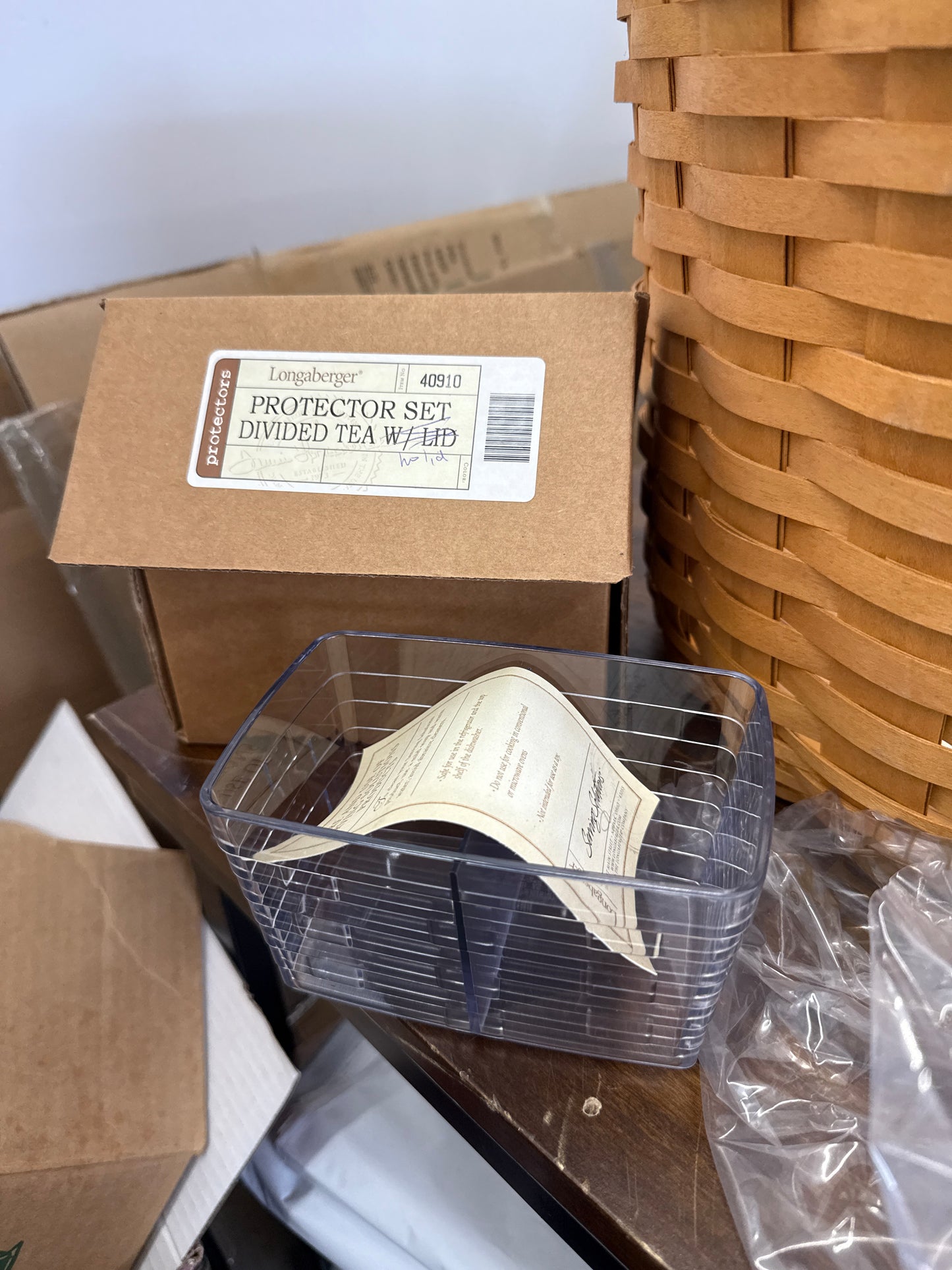 Longaberger divided tea (hard divider) without lid
