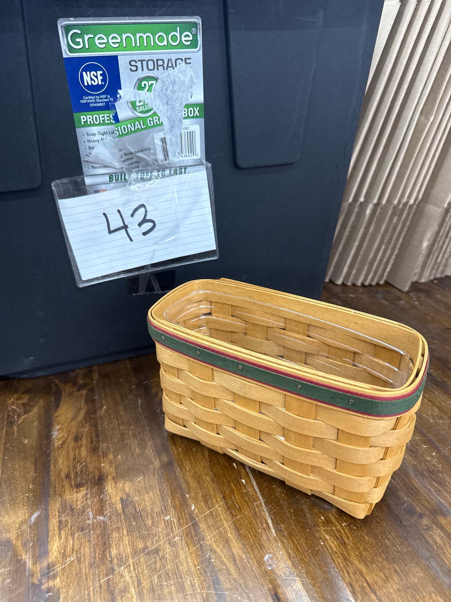 Longaberger 2004 holiday helper basket with protector