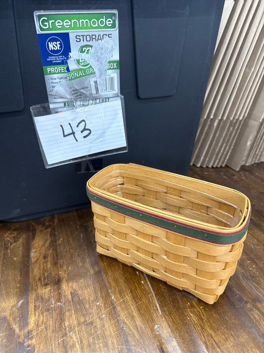 Longaberger 2004 holiday helper basket with protector