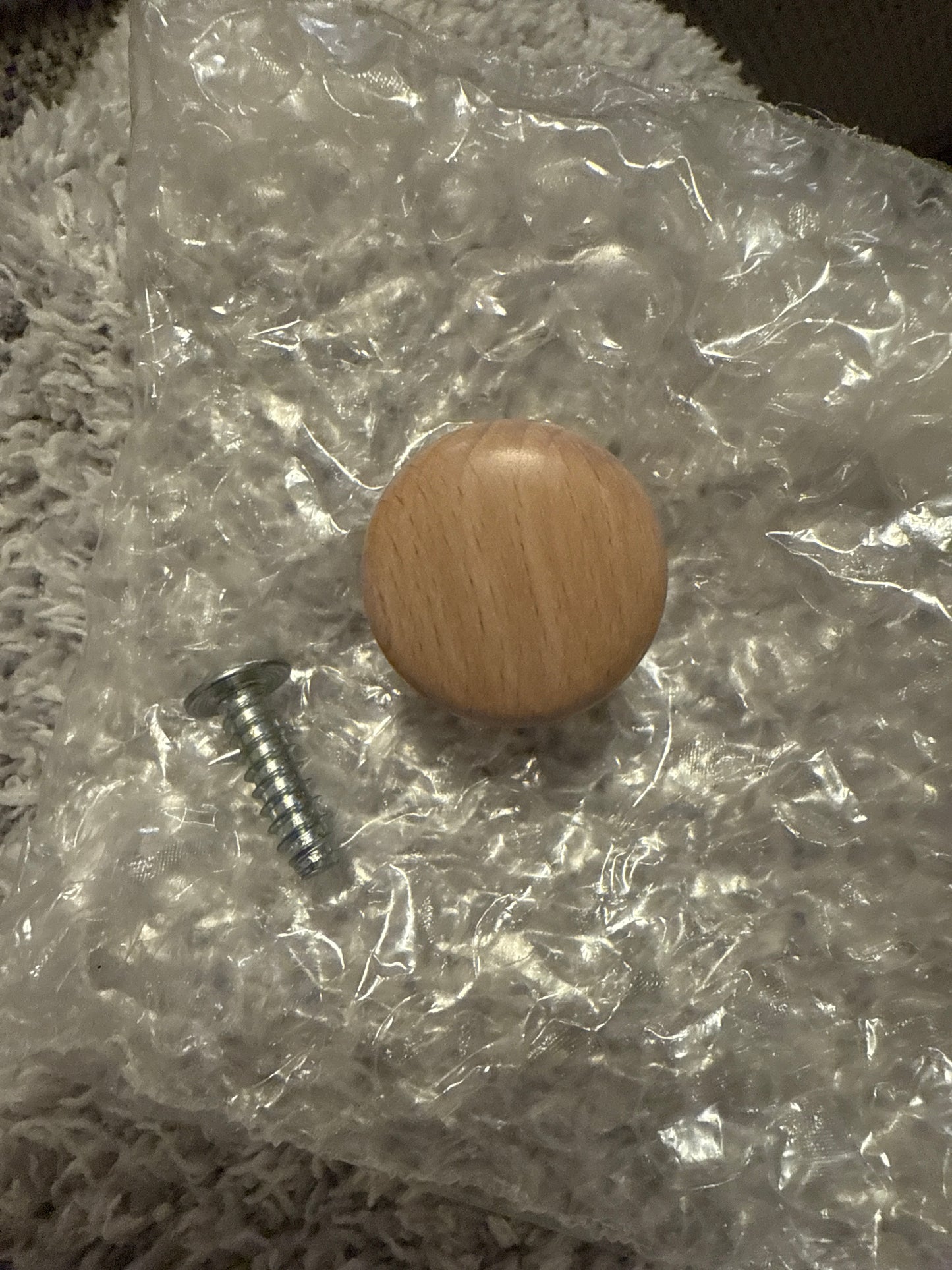 Longaberger small light colored/natural knob