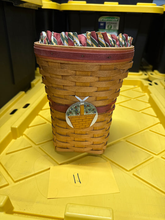 Longaberger snap dragon basket with liner, protector, and tie on