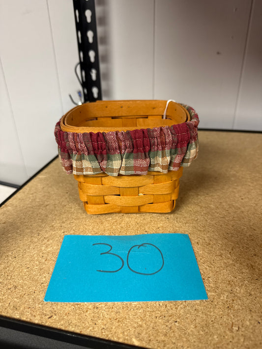 Longaberger teaspoon basket with garter