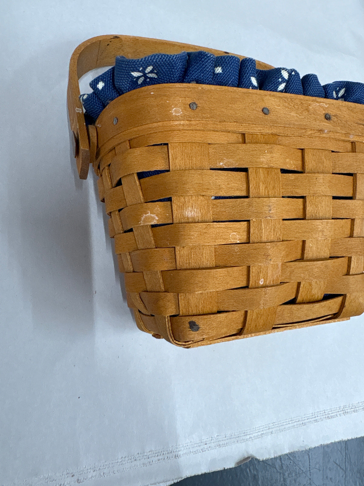 Longaberger 1997 Horizon of Hope Basket with Liner, Protector. Please note pictures for white stains