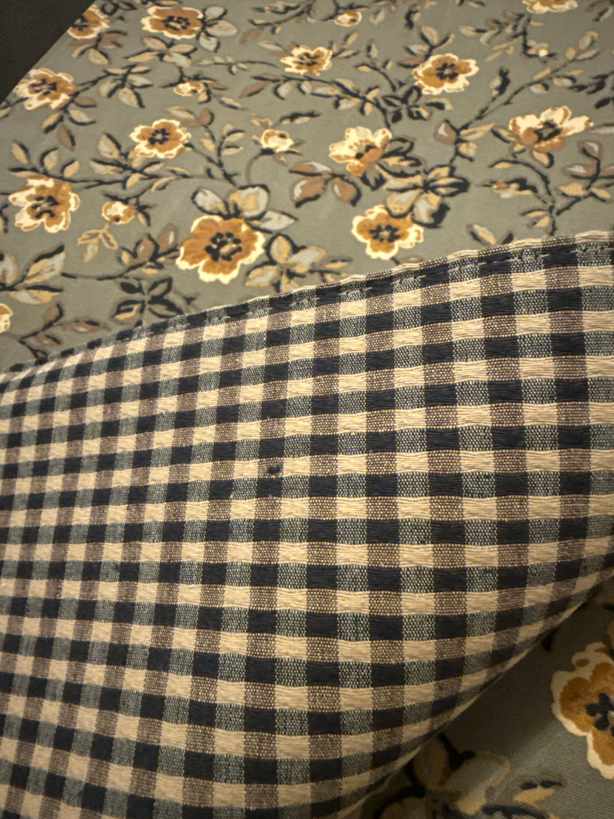 Longaberger pair of placemats in khaki floral / khaki check