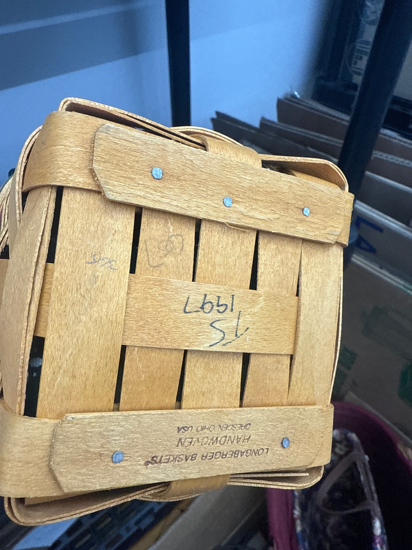 Longaberger 1997 bee basket with liner, protector (has crack in it) , and tie on