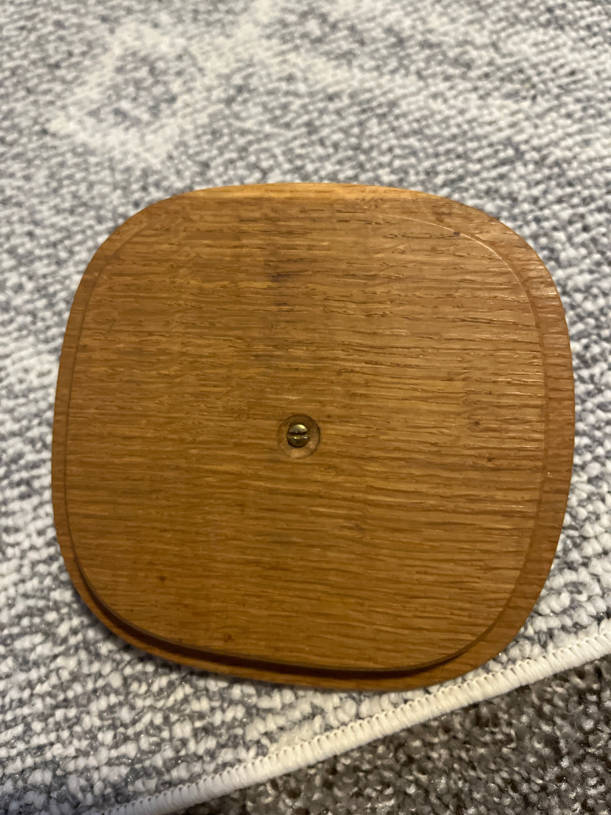 6”x5.5” lid w/ apple knob