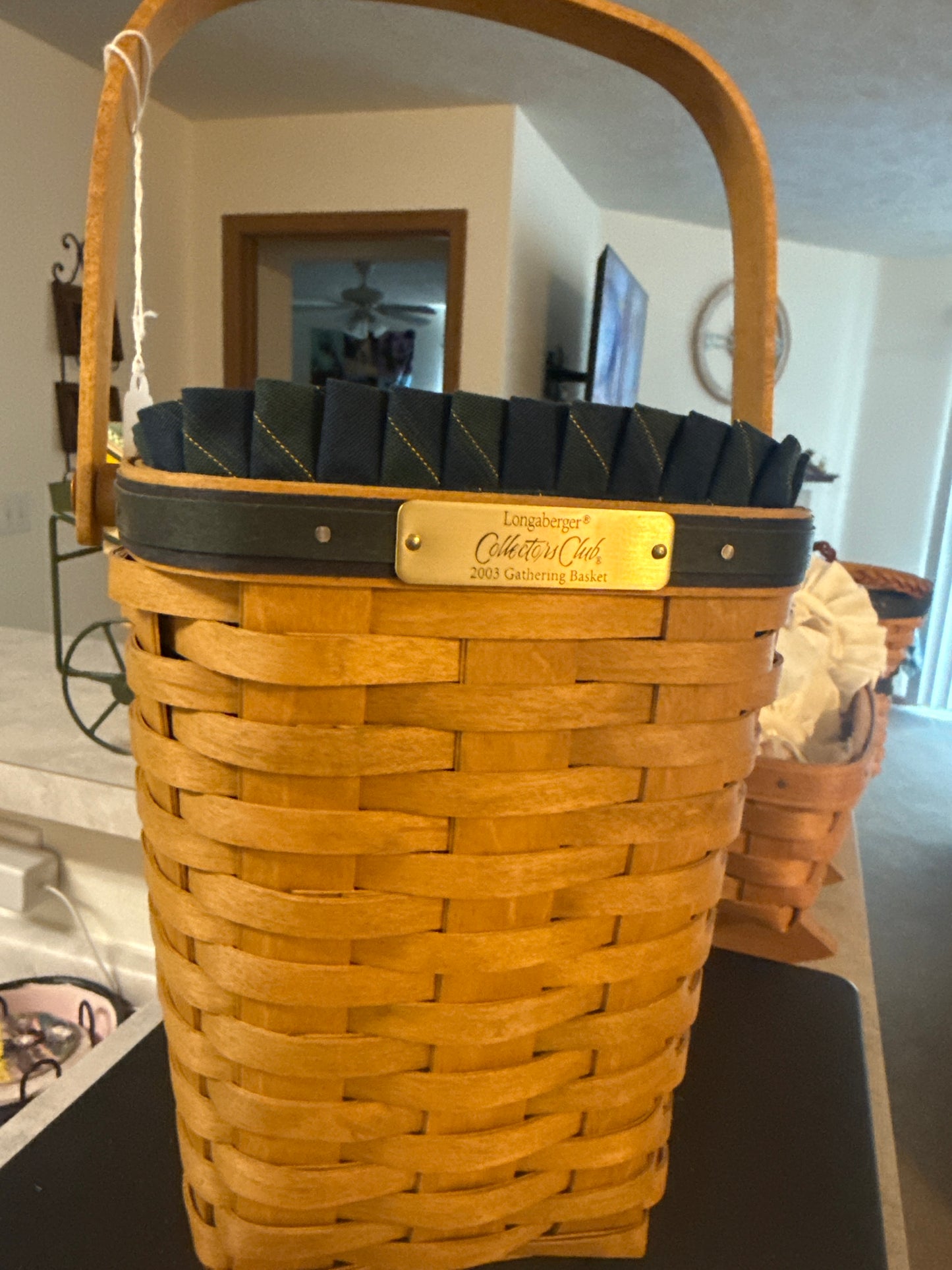 Longaberger collectors club 2003 gathering basket with liner and protector
