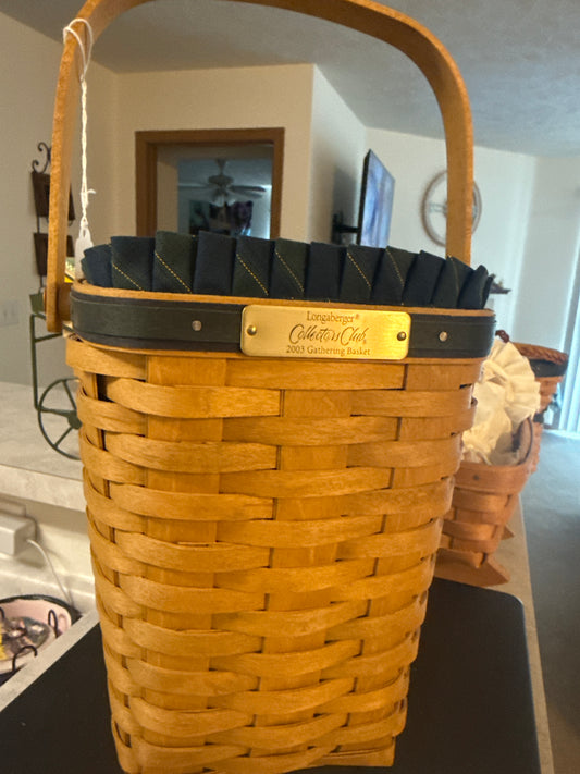 Longaberger collectors club 2003 gathering basket with liner and protector