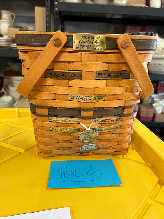 Longaberger 1996 charter membership basket with liner, protector & tie on