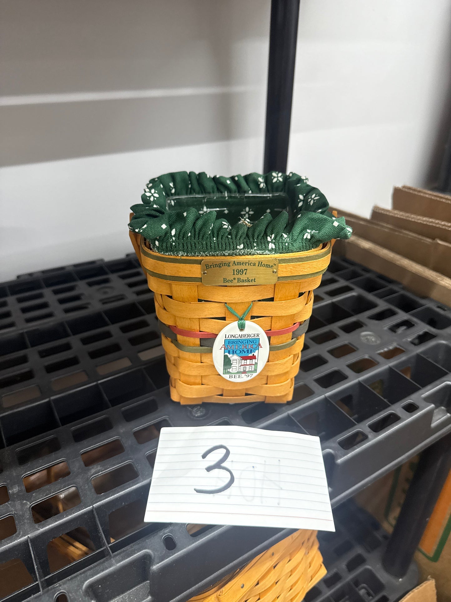 Longaberger 1997 bee basket with liner, protector (has crack in it) , and tie on