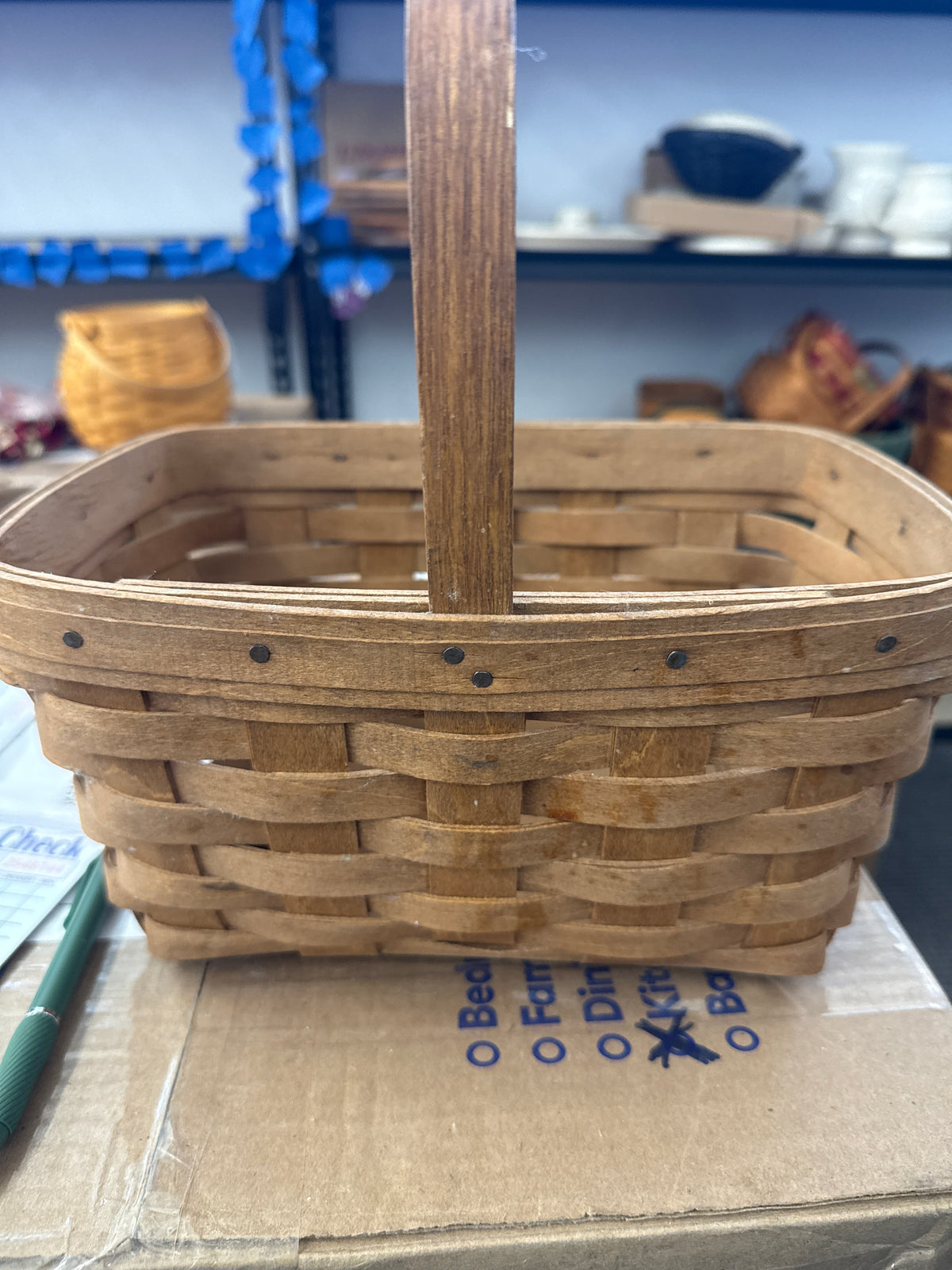 Longaberger 1988 spring basket - has some markings in basket